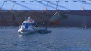Coast guard looks at wrecked Concordia