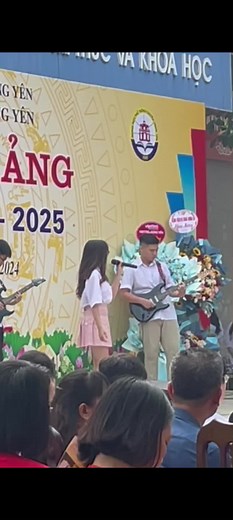 Hát đi giữa trời rực rỡ vì quá mê anh @Long Vũ Đi giữa trời rực rỡ - Harmony Club live band #fyp #liveband #digiuatroirucro #hocsinh #khaigiang