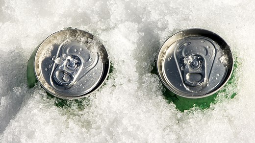 Why You Probably Don't Want To Drink That Frozen Beer After It Thaws - Daily Meal