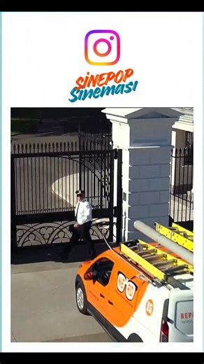 Sinepop Sineması on Instagram: "🕹️👾 “Dünya tehlikede… kurtaranlar mı? Eski oyuncular!” 🎥 Pixels 📅 Yayın Yılı: 2015 ⭐ IMDb: 5.6 ⏱️ Süre: 105 dk 🎭 Tür: Komedi, Bilim Kurgu, Aksiyon 🎬 Yönetmen: Chris Columbus 🎭 Oyuncular: Adam Sandler, Kevin James, Josh Gad, Peter Dinklage 80’ler arcade oyunları uzaylılara yanlış mesaj giderse ne olur? Cevap: piksel piksel bir kaos 😄👾 Pac-Man, Donkey Kong, Space Invaders… Bu kez oyun bittiğinde “continue” yok! Pixels, çocukluk nostaljisini bol efekt, bol a