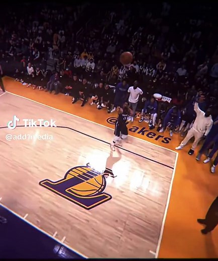 Luka CRAZY putback on dwight howard🛸 #basketball #add1media #sports #nba #lukadoncic #dunk #hooper #fyp #foryou #foryoupage #viral