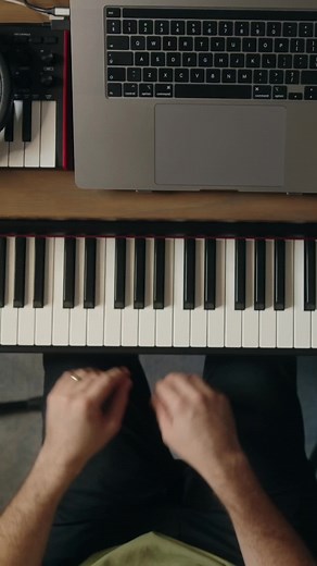 May your 2025 be filled with many reharms and musically induced “stank faces” #piano #pianist #foryou #fyp #foryoupage#keys #keyboard #pianocover #musician #producer #musicproduction #cover #pianomusic #pianotutorial #musiclesson #learnmusic #musictheory #chords #chordprogression #learnpiano #learnmusictheory