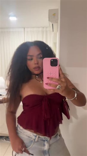 Os vídeos de ju (@julianaassiss) com Ilovemeselma - ilovemeselmaaa