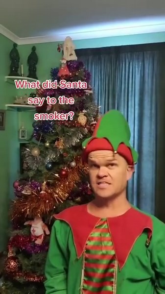 Santa's Little Helper Short Bloke Josh has lots of Bon Bon Jokes for you all to enjoy. Feel free to laugh, groan, cry & share these with your family & friends at your Christmas lunch/dinner or online. 😁 Merry Christmas EveryBuddy 🎄🎁 #JoshJoke #LetsSmileTogether #christmas #elf #JoshBonBonJokes | Short Bloke Josh