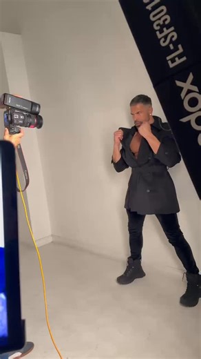 DIONISIO on Instagram: "Behind the scenes GENTE :. @leandromazzaok @revistagenteok @alegarcia360 @chrisbeliera"