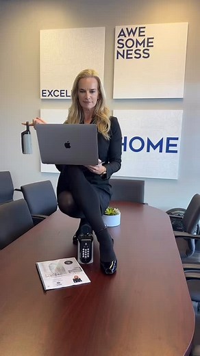 Real estate challenge: accepted ✔️ When you’ve mastered the art of staying balanced… in heels, with a laptop, holding a lockbox 🤭💁‍♀️ #multitaskingqueen #listingagent #realestateprofessional #floridarealtors | Julie Davis