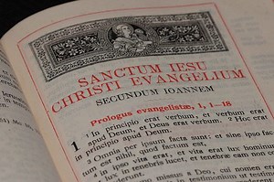 Cuál fue la primera Biblia: Origen de la Sagrada Escritura