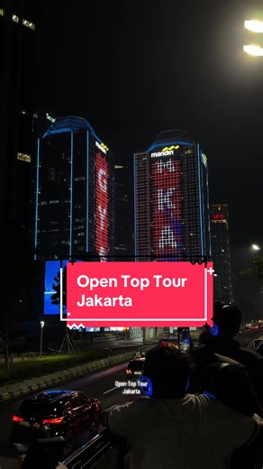 Udah tinggal di Jakarta lebih dari 5 tahun, ternyata vibes nya kalau dari Bus Open Top Tour ini jadi keren banget ya Jakarta #opentoptour #Jakarta #citylights #CityTour