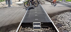 the safe level crossing - veloSTRAIL - KRAIBURG STRAIL