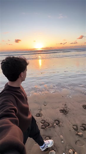 Lost in the golden sunset of Essaouira, riding a horse by the calm ocean, with soft waves and a peaceful breeze. Get your story in Morocco 🇲🇦. Contact us : 🫴🏻🌐: https://beinmorocco.com 🫴🏻WhatsApp link: https://wa.me/c/212647064454 🫴🏻Instagram: @beinmoroccoo 🫴🏻Facebook: Be in morocco 📧 : beinmorocco01@Gmail.com Beinmorocco Guide in Morocco Tour guide in Morocco Best Morocco private tour company Tour guide in Marrakech Visit Medina Marrakech Luxury private tours Morocco Private tours i