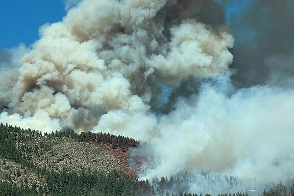 Governor declares emergency as Davis Fire south of Reno sparks evacuations