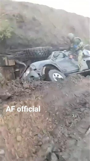 Ukrainian military evacuates military vehicle drivers after Russian drone attack #shorts