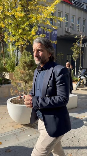 E shijuam diellin e mëngjesit në sheshin “Rexhep Luci” ☀️ Edhe rruga “Qamil Hoxha”, e njohur si “Rruga te Pishat”, ka pas me u dok njejtë, por është blloku nga MKRS. Më vjen sinqerisht keq për bizneset dhe qytetarët atje, të cilët ende nuk e kanë hapësirën që e meritojnë si këta te sheshi “Rexhep Luci” Por pas 9 nëntorit, këtë projekt do ta realizojmë patjetër. Nuk ndalemi. 🫶 | Perparim Rama