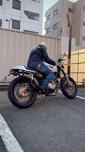 SR400(SR595), カチアゲマフラー（AAAセミレーシング）、キックスタート