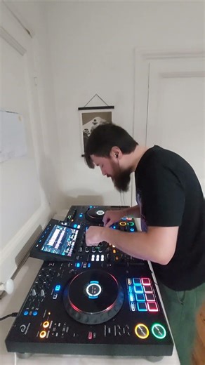 #EBM 041 - Time to conclude the set with a funky acid house banger #dj #xdjaz