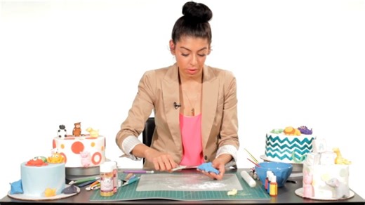 Watch How to Make a Fondant Dolphin for a Beach Theme Cake on Amazon Live