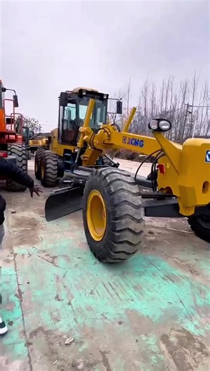 Used Refurbished Civil Construction Equipments On Sale . We source, procure and ship used Wheel loaders , Excavators,Breakers ,Bulldozers , Asphalt Pavers ,Graders ,Backhoes , Pneumatic Tire Roller