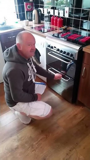 How to fix an Indesit oven door latch.