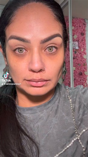 DREAM RADIANT LIQUID HYDRATING FOUNDATION Maybelline New York | Klo makeup artist