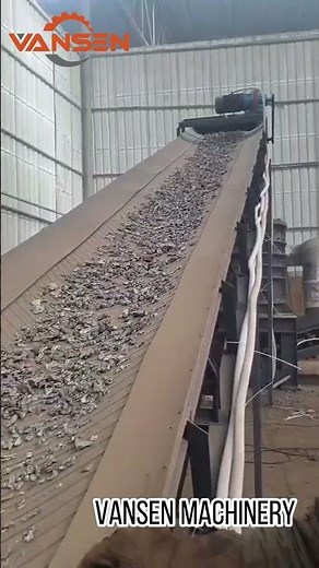 Metal crushers use high-speed rotating hammers or blades to strike materials for crushing.