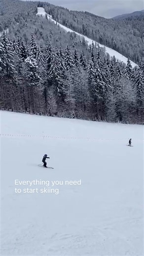 Are you overwhelmed and don’t know where to start? Skiing can be really intimidating, but it’s supposed to be fun. We’re here to help you get the right gear and learn what you need to know before you even show up to the mountain. ✅ Ski Gear: Rent boots, skis, and poles. Get (or borrow from friends!) a helmet, goggles, gloves, and face protection. Wear the right layers to stay dry and warm, including mid layers, a ski jacket, and pants or bibs. ✅ Fitness: Prep by strengthening your legs, core, an