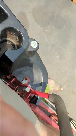 Ferris IS3100Z - Loud noise and vibrations when engaging left hydro