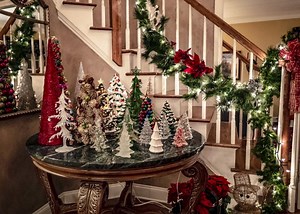 15 Popular Christmas Decorations & How to Make Them Merry | LoveToKnow