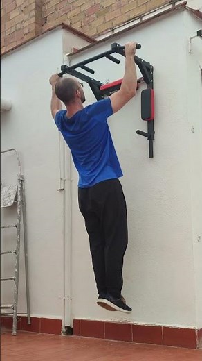 Trying the OneTwoFit pull up bar