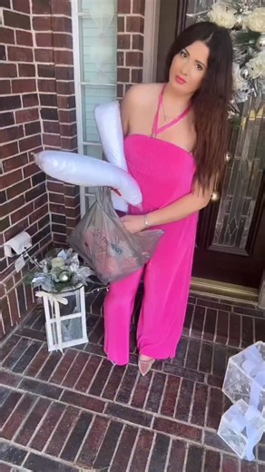 🌸 𝕸𝖆𝖗𝖎𝖆 ✞ ✞ 🇱🇧🇺🇸 | Let’s Get crafted and turn wire wreaths form & 20 Fabric cut Tulle into a beautiful Christmas tree 🌸🌸💗💗🎀 This DIY took me 2 hours and I... | Instagram