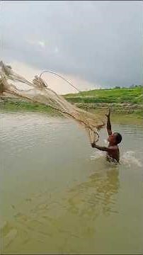Fishing techniques with a gill net #fishingtechniques #ruralfishing #shorts #fishing #foryou