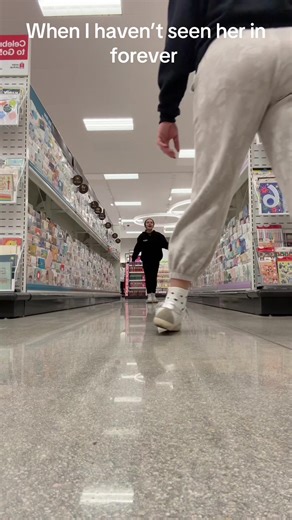 when i look over and i see my twin #sister##1#fyp#volleyball bestie @scarlett