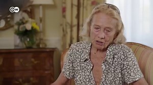 La Costa Azul es sinónimo de glamur y lujo, de festivales de cine y estrellas, de yates y villas. Las personalidades más famosas del siglo pasado se dieron cita aquí. Esta región debe su exclusivo mito a sus amores y pasiones. La Costa Azul no es solo un paisaje de una belleza impresionante. El mundo entero asocia esta estrecha franja costera del litoral mediterráneo francés con el sol, las estrellas y los escándalos. En Saint-Tropez, un antiguo pueblo de pescadores, la joven Brigitte Bardot dab