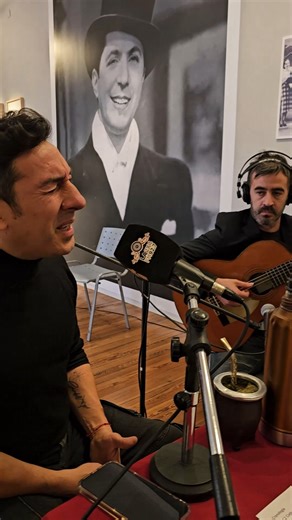 59K views · 1.2K reactions | [Programación Especial] Ariel Ardit y Moscato Luna - Guitarrista interpretan "Soledad", el primer tango que escuchó Ariel en la voz de su madre. Conexión de Tango desde el Museo Casa Carlos Gardel | La2x4 | Facebook