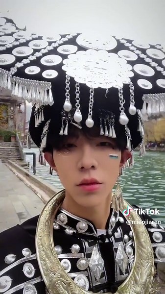 Traditional Hmong Clothing and Culture Showcase