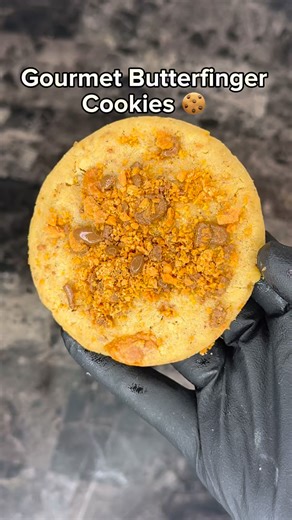 5.4K views · 44 reactions | ALL classes are only $3 for a limited time, including my Cookie Class and Cheesecake Jar Class!  Don’t miss out on this sweet opportunity! Put “cookies” in comments for the link ❤️ #cookies #bakers #yummy #cookie #instagood #butterfinger #gourmetcookies | The Strawberri Show | Facebook