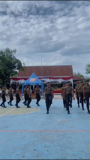 SMA TARUNA PEKANBARU | SMA Taruna Pekanbaru berhasil meraih Juara Umum untuk yang ke 3 kalinya secara berturut-turut pada kegiatan LKBB Komando 2025 SMAN Plus 🔥🔥🔥... | Instagram