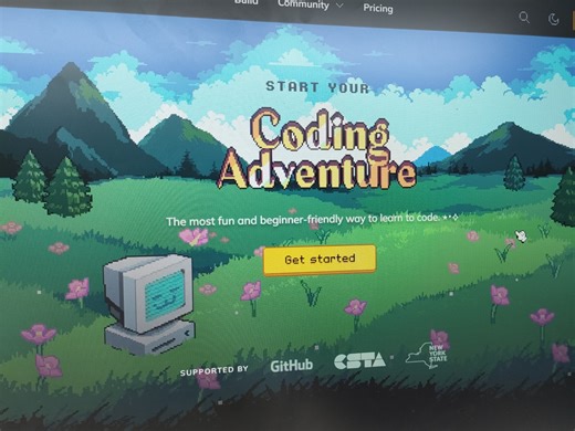 为了让编程学习更生动有趣，这个网站采用了游戏化机制！