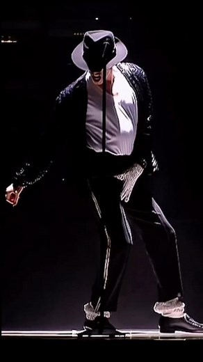 MICHAEL JACKSON BILLIE JEAN LIVE PERFORMANCE ♥️ #michaeljackson #explore #mjdance #mjfans