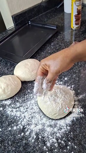 How to Make Delicious Pizza at Home