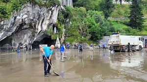 River floods the shrine of Our Lady of Lourdes