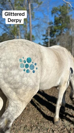 Derpy Hooves recreated with bubbly #glittermarx Watch this magical how-to transformation #horse #mlp