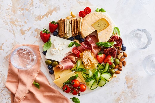 Craft the perfect Irish Farmhouse Cheese board, a versatile, social, and delicious delight that supports local businesses. 🧀✨ Perfect for summer gatherings, let each cheese's unique personality tell a story of Ireland's diverse flavours. 🍀✨ Check out our guide to help you create a stunning work of art that will amaze your guests: Step 1: Base Choose a stable surface like wood, slate, or metal . Step 2: Cheese Select diverse Irish Farmhouse Cheeses - mix flavours, textures, and types. Diversity