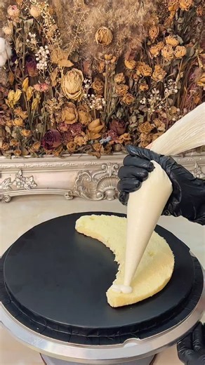 Cake Make Recipe on Instagram: "Customer order making #cakemaking #dailysharing #homemadecake #Harbincake"