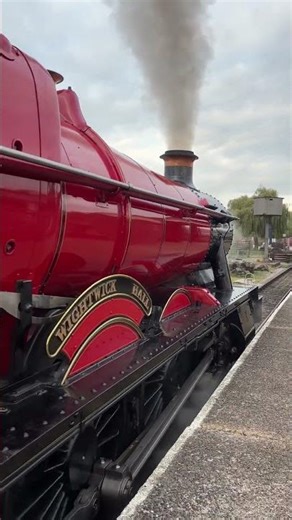 First steam of the day… #wightwickhall #railway #hogwartscastle #hogwartsexpress #harrypotter