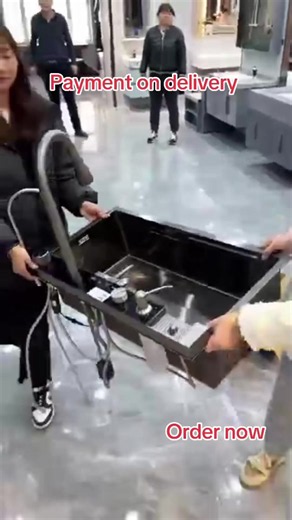 🔥 ₦135,000 — UPGRADE YOUR KITCHEN WITH A SMART PIANO SINK! More than just a sink — this Smart Kitchen Piano Sink combines modern design, convenience and multiple kitchen functions in one premium workstation. ✨ What it comes with: 🥘 Double-bowl design— more room for washing and food preparation 🚰 Pull-out faucet 💦 Cup washer 🔪 Chopping board 🧴 Soap dispenser 🛡️ Stainless steel construction— durable and rust-resistant 📏 Size: 75 × 45cm Perfect for modern homes, newly built kitchens and any