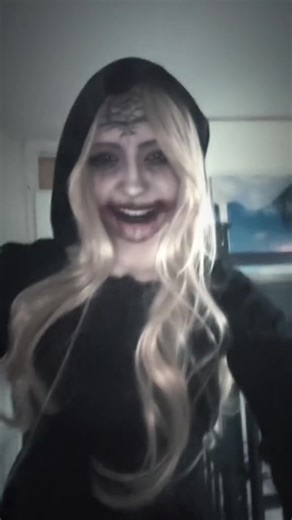 Bela Dimitrescu Cosplay Transition