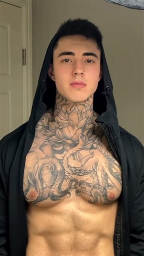 Jake (Jakipz) Andrich on Instagram: "😏🥵 follow @jakipzdotcom"