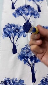 Bubble gun, plastic bags, Qtips... @denisemeneghello has a fun way to create pretty prints on fabrics.. Who is feeling creative and which one would you experiment with? ? | CoutureNotebook