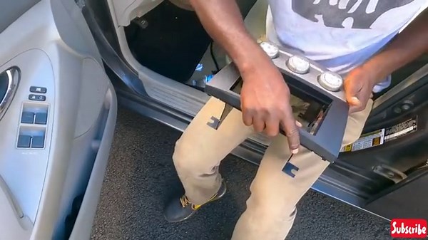 2010 Toyota Camry (radio Installation) and backup camera Part 3