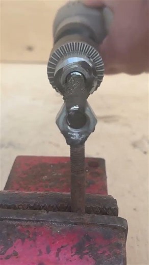 How to Clean and Restore Rusted Bolt Threads Fast 🔩 #DIYHacks